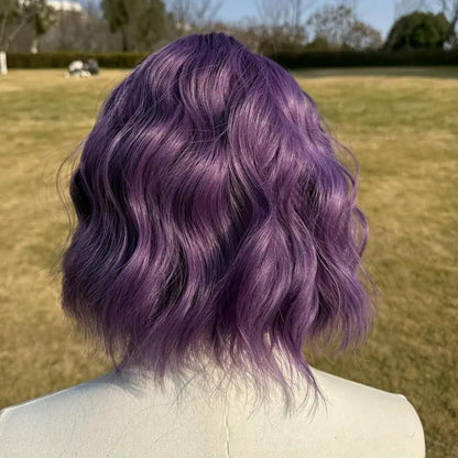 Lila Bob Perücke mit Pony – Lockig, Schulterlang, Synthetisch