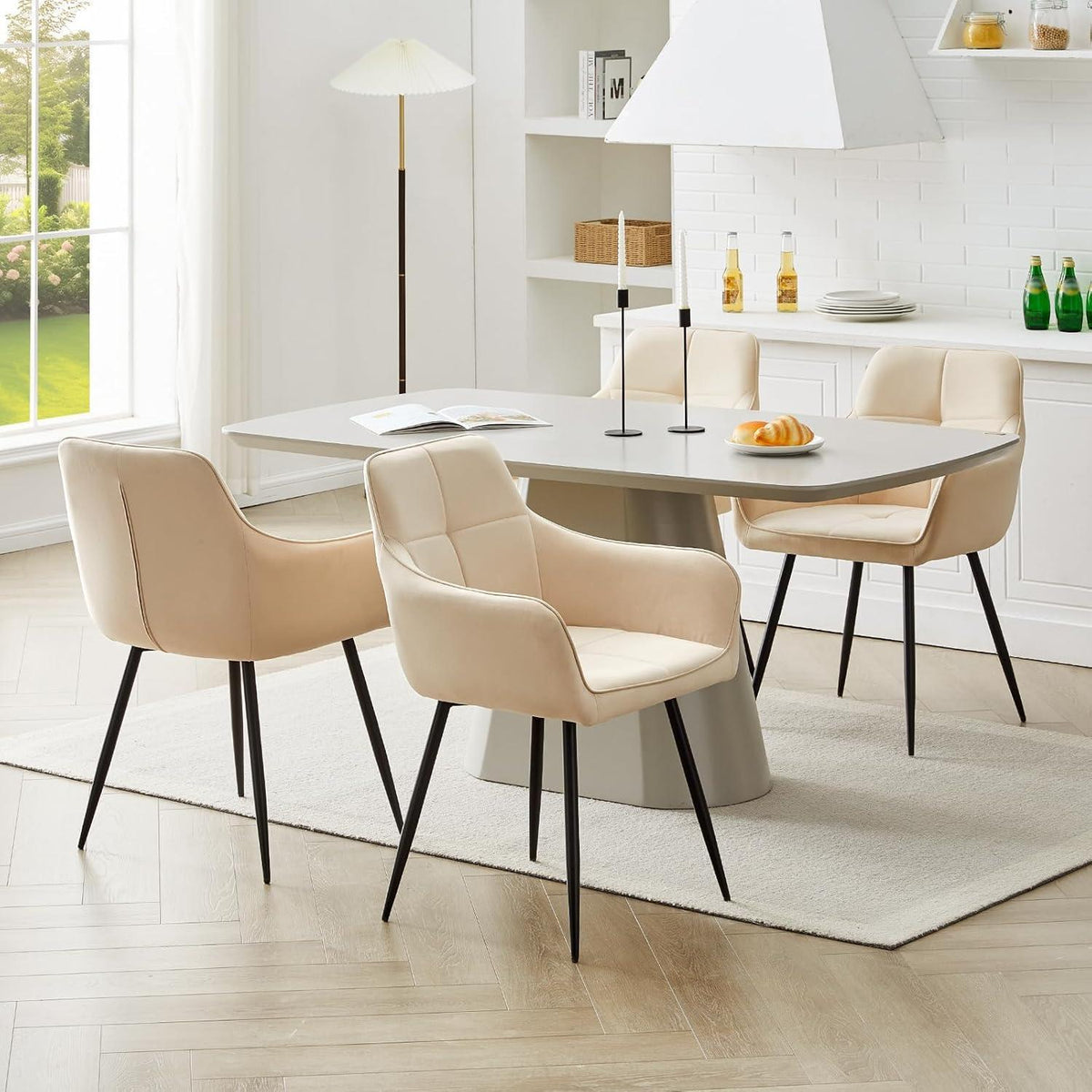 Beige Samt Esszimmerstühle 4er-Set mit Armlehnen