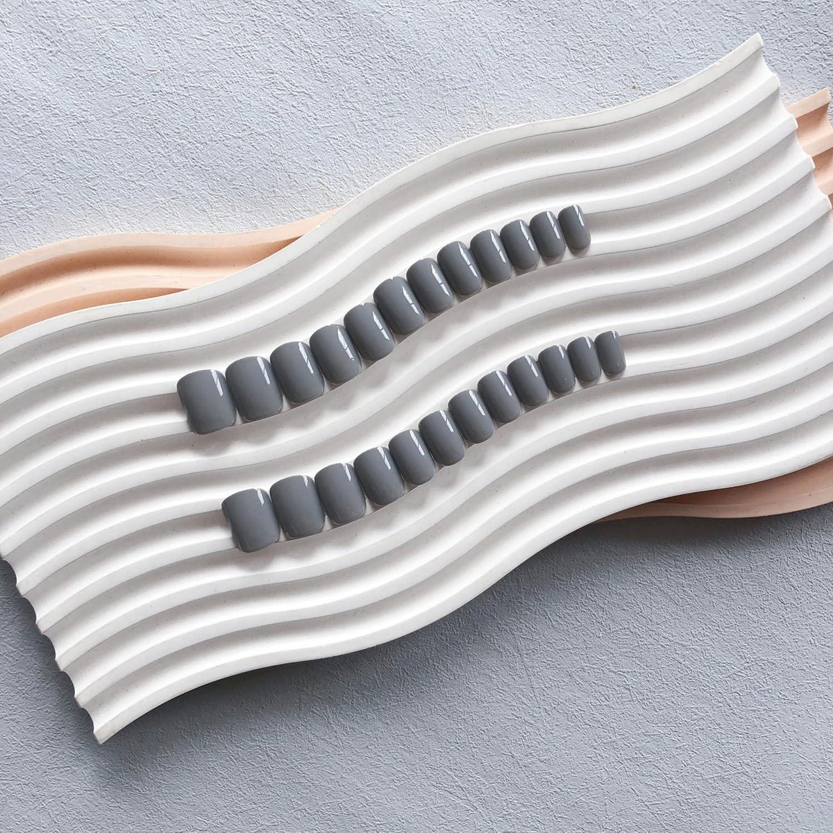 Kurze Press On Nails Grau – Einfarbige Eckige Gel Nägel zum Aufkleben