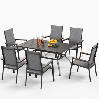 Gartenmöbel Set mit Metalltisch und stapelbaren Stühlen