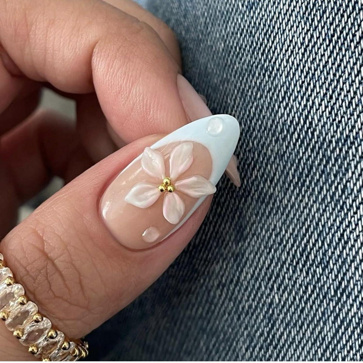 Press on Nails Almond Nude Blau French 3D Blumen Sommernägel