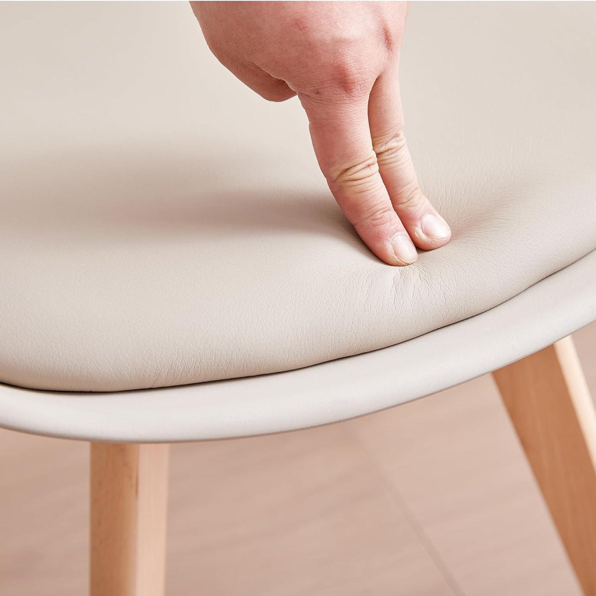 Esszimmer-Set: Esstisch (110x70cm) mit 6 skandinavischen Stühlen