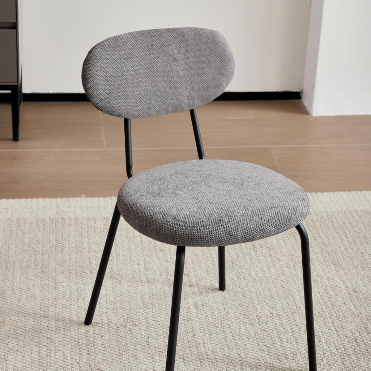 Runder Esstisch Set (100cm) mit 6 Stapelstühlen – Modern & Ergonomisch