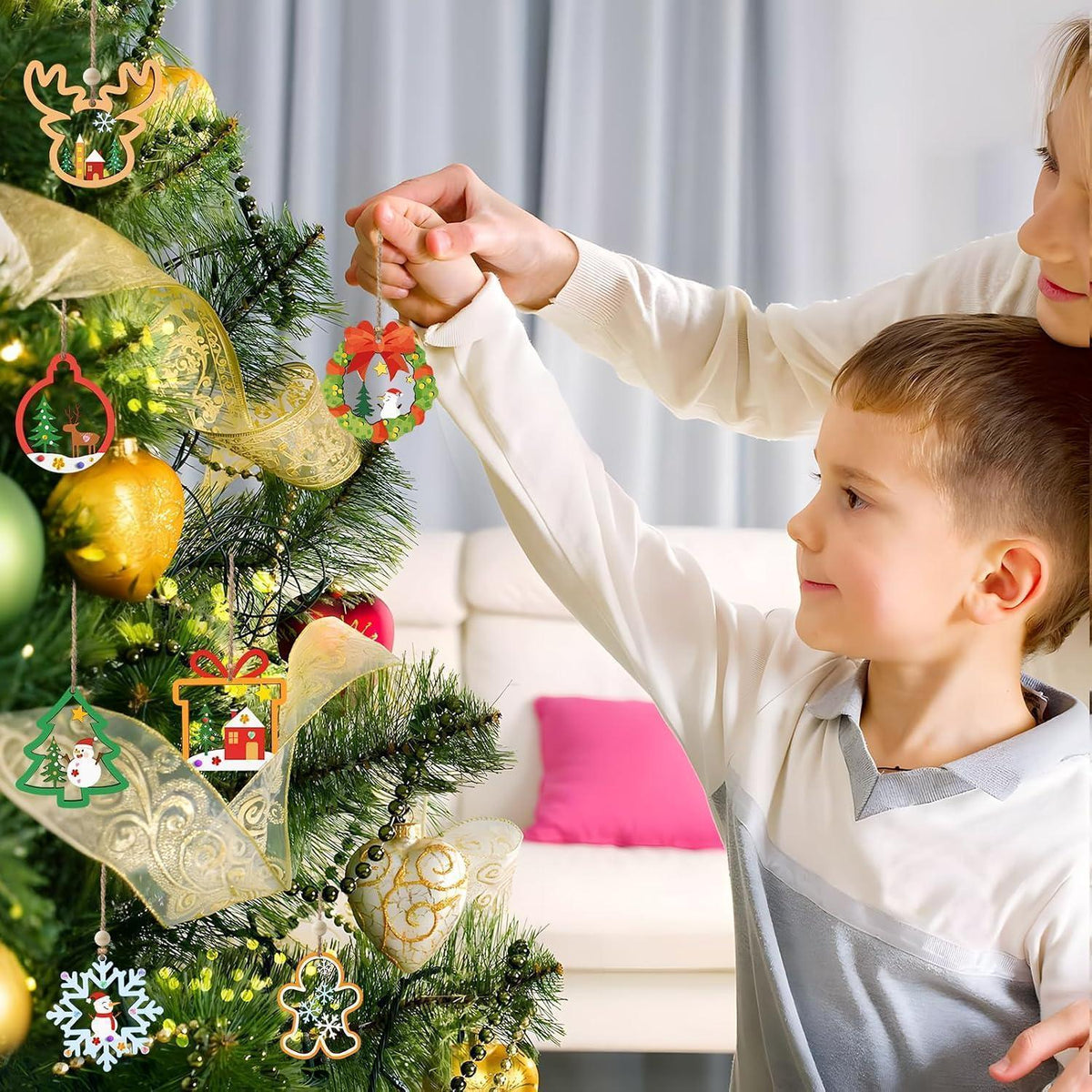 Weihnachts Bastelset Kinder – 60 Holzanhänger mit Zubehör