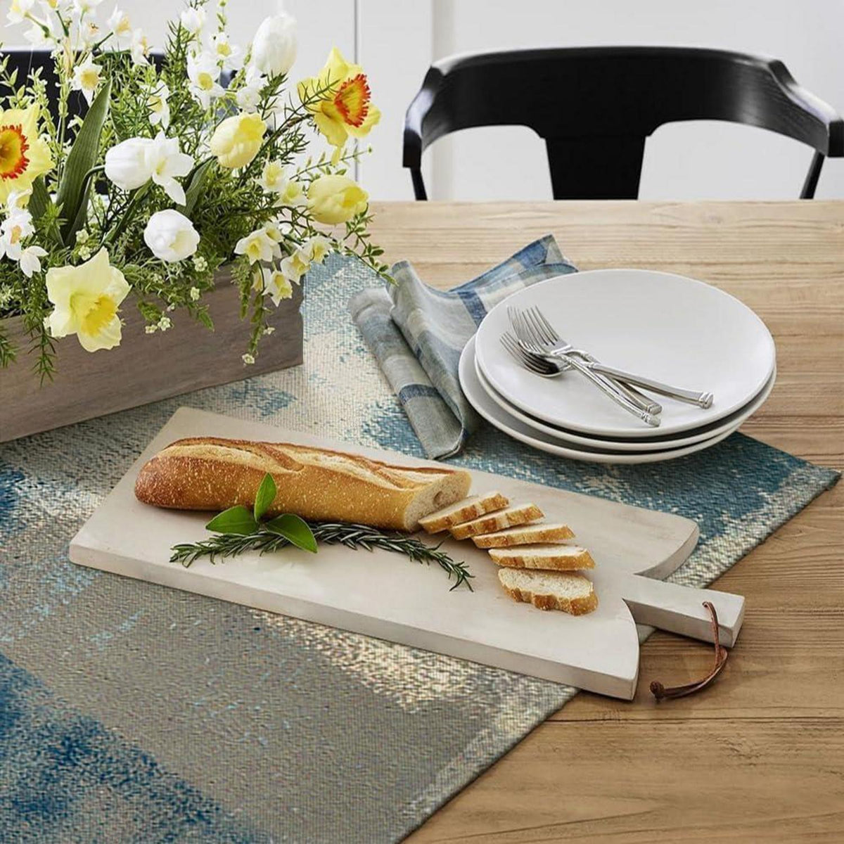 Marineblaue Tischdecke 100x100 cm – Abwaschbar & Modern