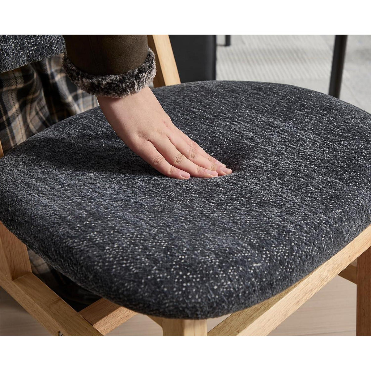 Esszimmerstühle Set 4 Grau – Bequeme Polsterstühle Holzrahmen