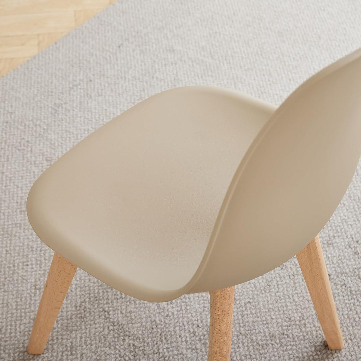 8 Esszimmerstühle mit Buchenholzbeinen – Khaki