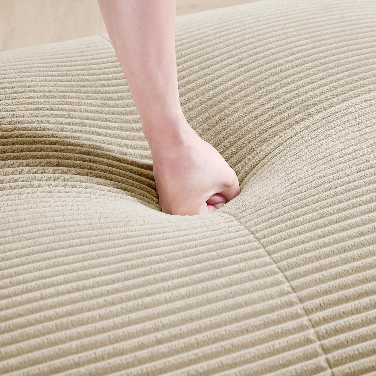 3-6 Sitzer Cord Sofa mit Hockern – Beige, Modular & Komfortabel