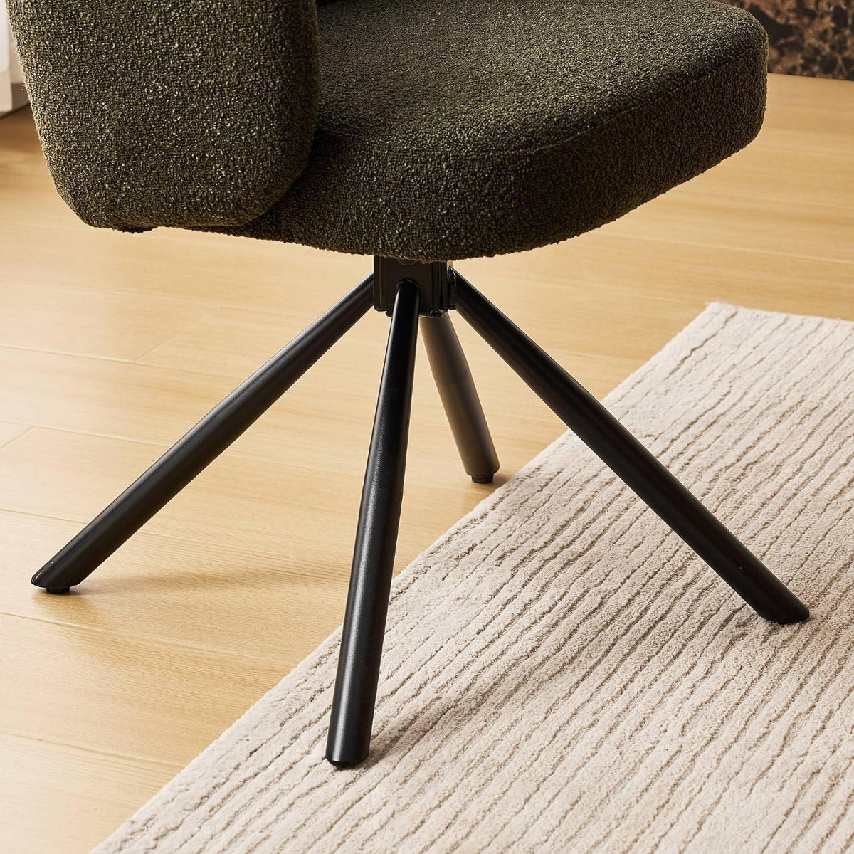 Drehbarer Esszimmerstuhl mit Boucle-Bezug, Grün