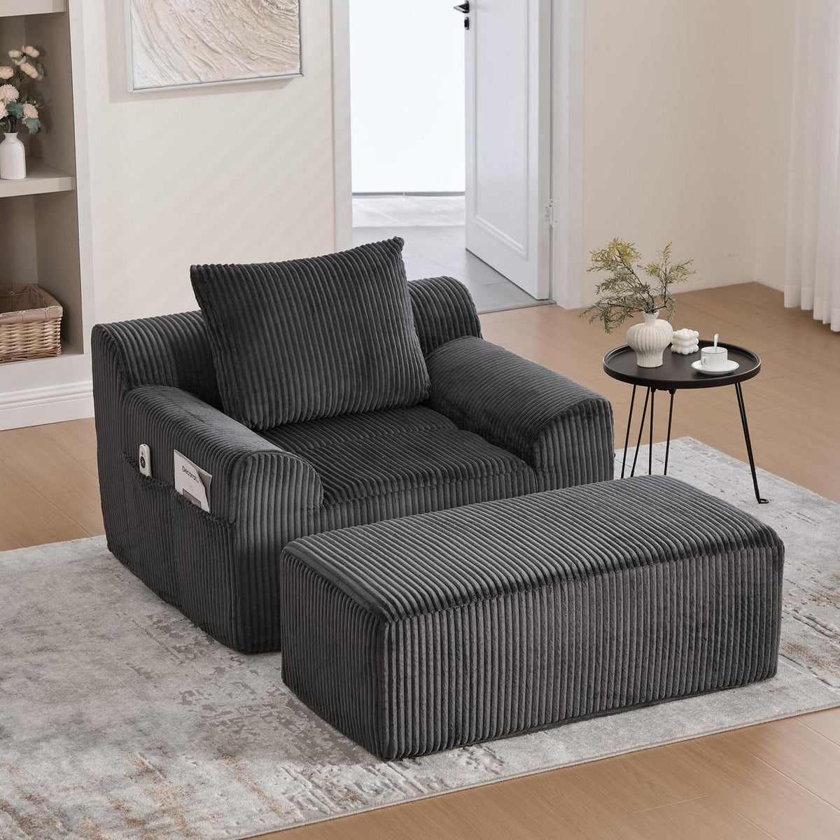 Übergroßer Cord Sessel mit Fußhocker & Seitentaschen – Dunkelgrau