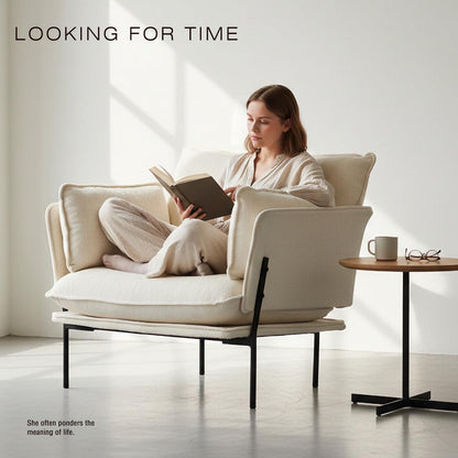 Bouclé Loungesessel mit Metallbeinen – Creme