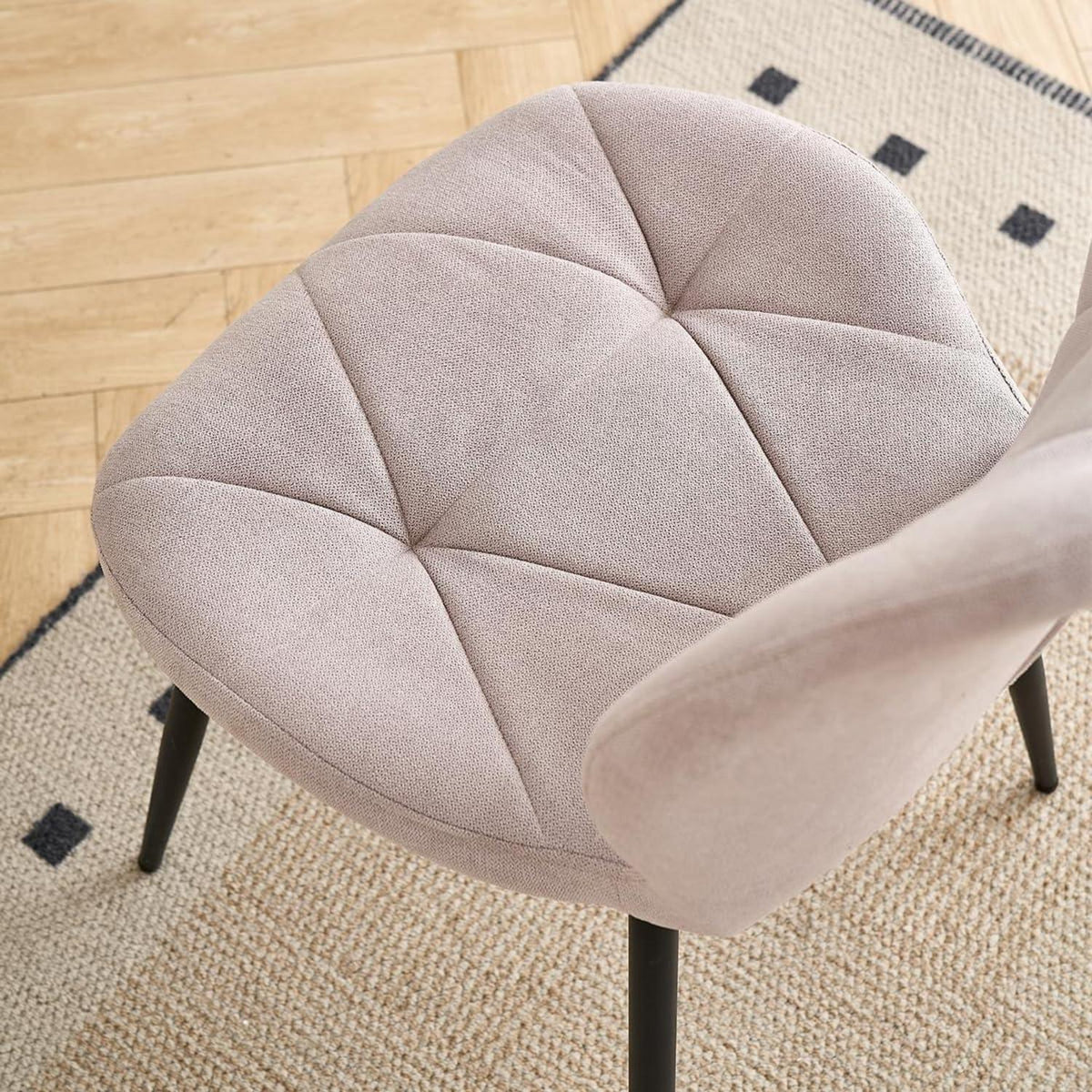 Gepolsterte Esszimmerstühle im skandinavischen Stil – Beige 4er-Set