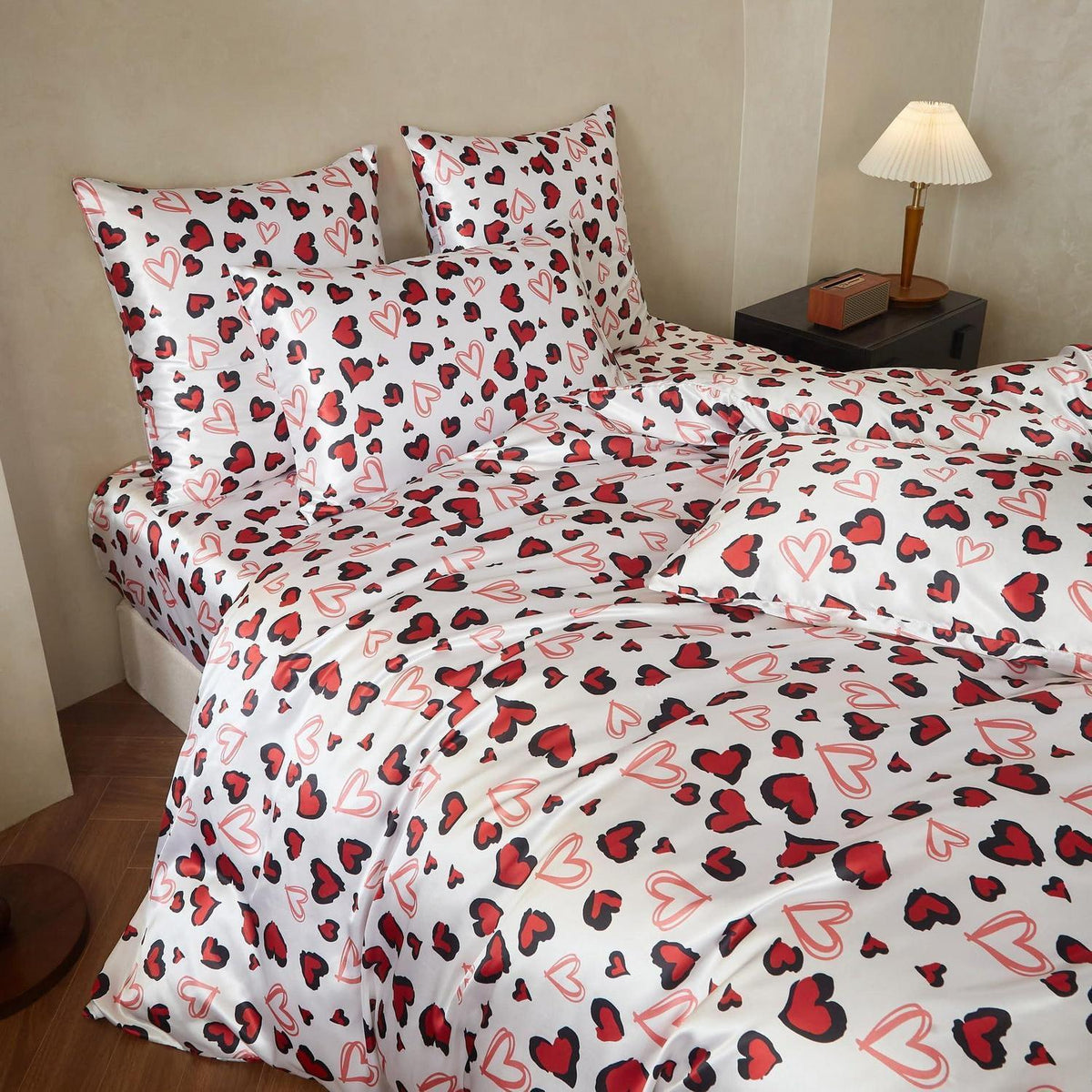 Satin Bettwäsche Set 135x200 Rot Schwarz Herzen