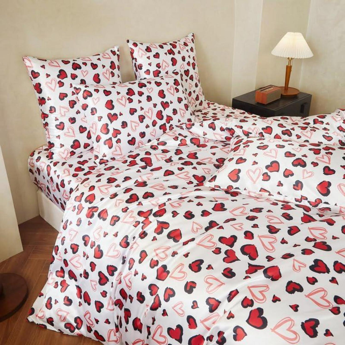 Satin Bettwäsche Set 220x240 Rot Schwarz Herzen