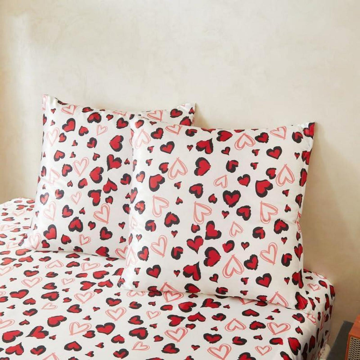 Satin Bettwäsche Set 220x240 Rot Schwarz Herzen