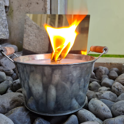Schwabenfire Große Outdoor Kerze mit Dauerdocht in Zink-Schale mit Henkel, 20cm, Stabil, Wiederverwendbar, Ideal für Gartendeko