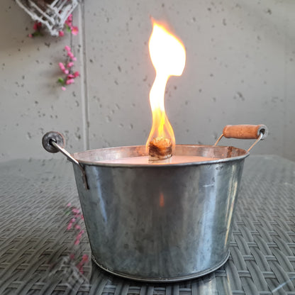 Schwabenfire Große Outdoor Kerze mit Dauerdocht in Zink-Schale mit Henkel, 20cm, Stabil, Wiederverwendbar, Ideal für Gartendeko
